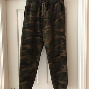Men’s camo joggers Vans by Adidas